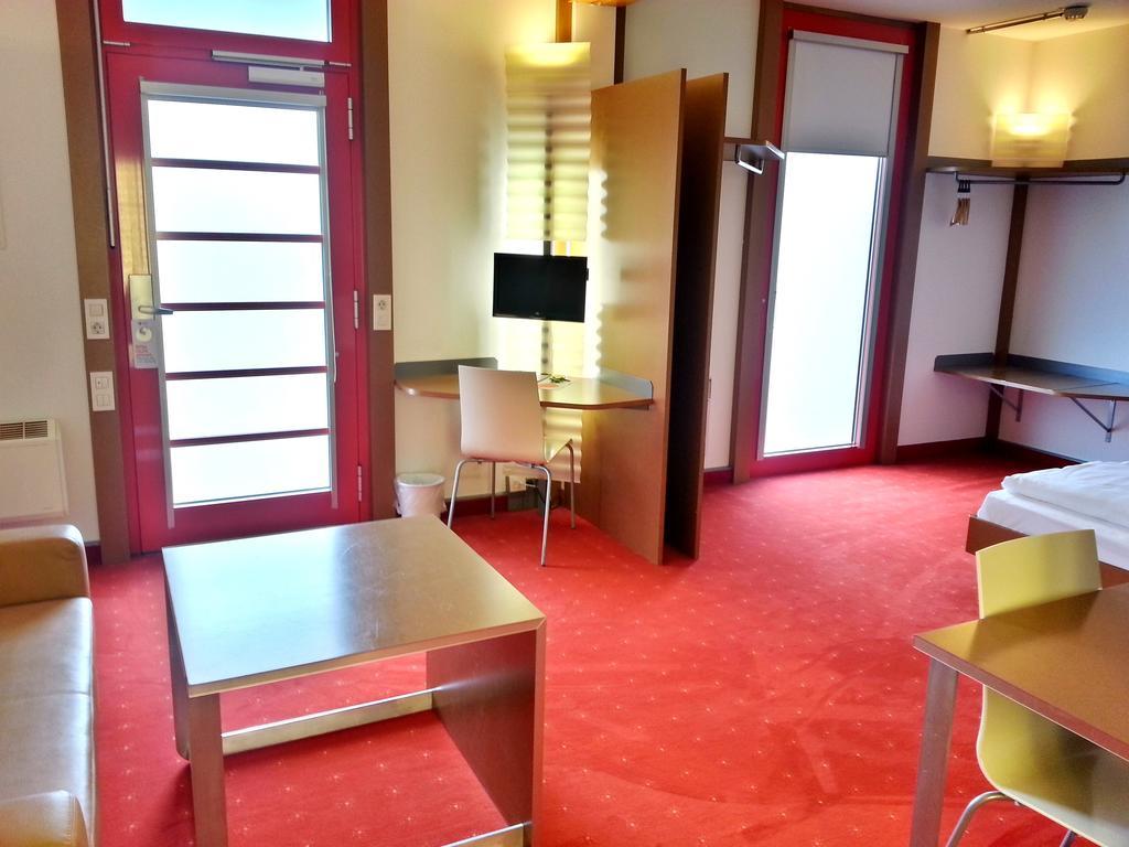 Motel Orange Wings 3*