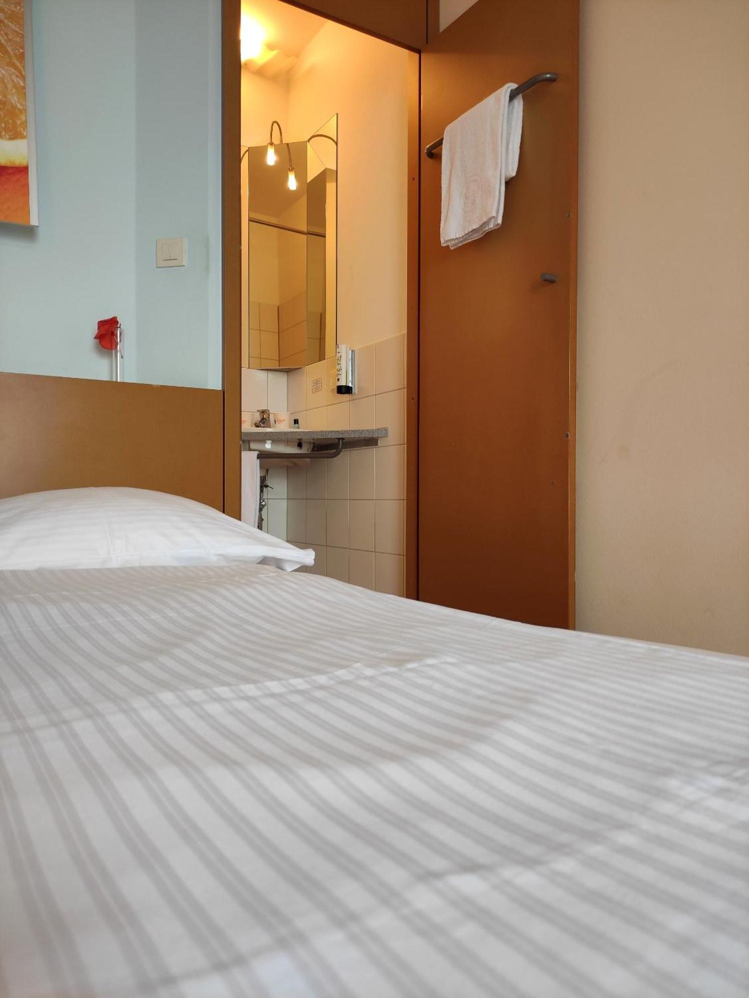 Orange Wings Motel 3*